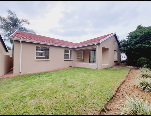 3 BEDROOM CLUSTER RENTED IN HALFWAY GARDENS